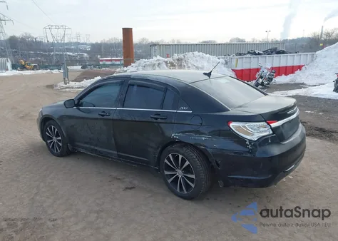 2014 Chrysler 200 Touring z USA, uszkodzony, nr VIN 1C3CCBBG9EN158474